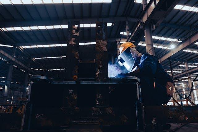 5 Benefits of Military-Grade Powder Coating for Defense Equipment