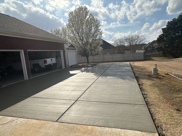 Techniques Concrete Contractors Use to Prevent Premature Cracking