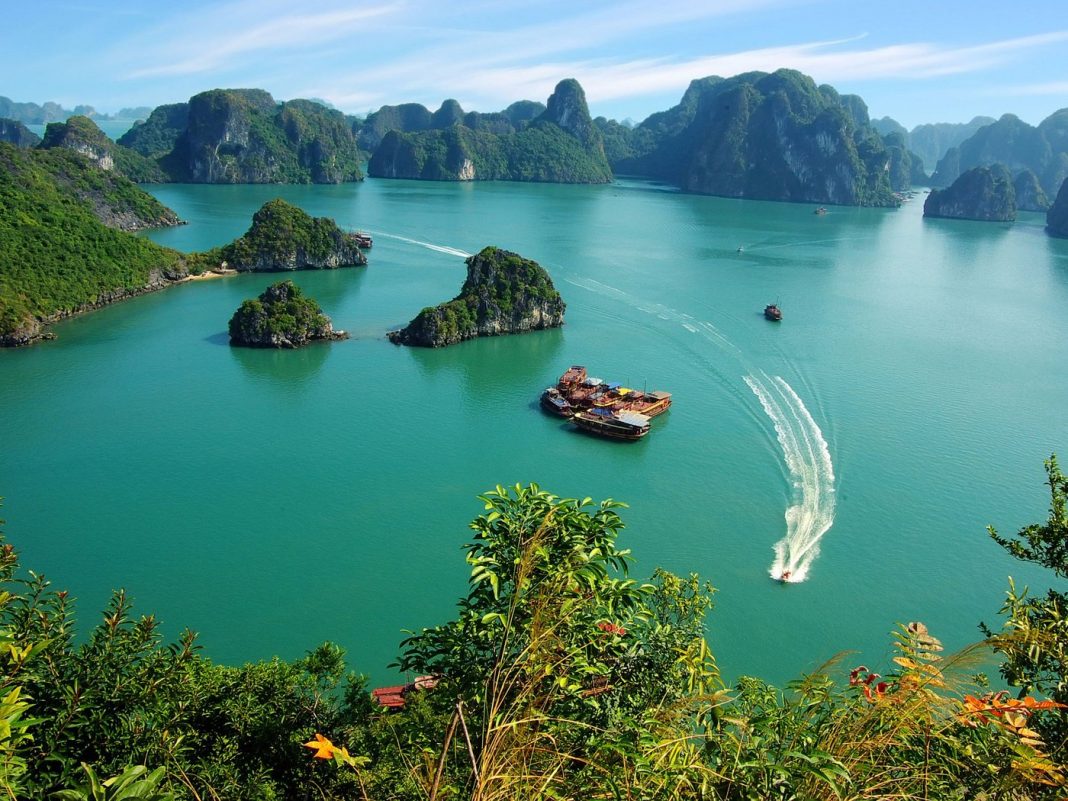 compare Hanoi hotels on Traveloka